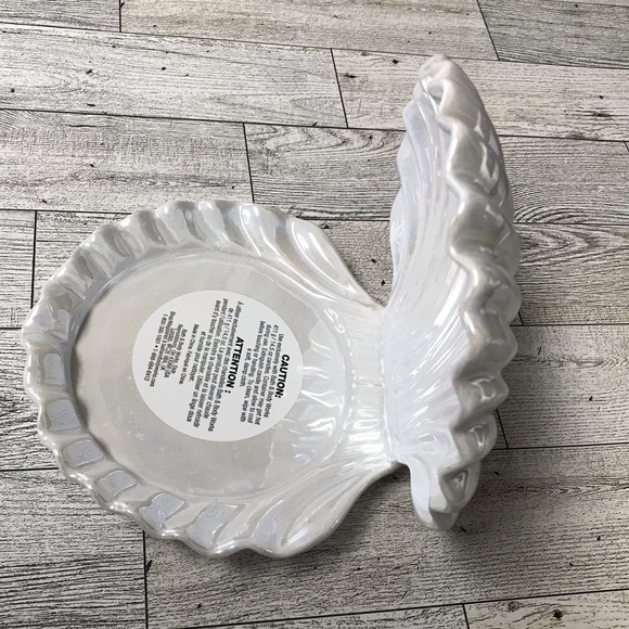 Bath and Body works Shell Candle Holder - Picture 2 of 3